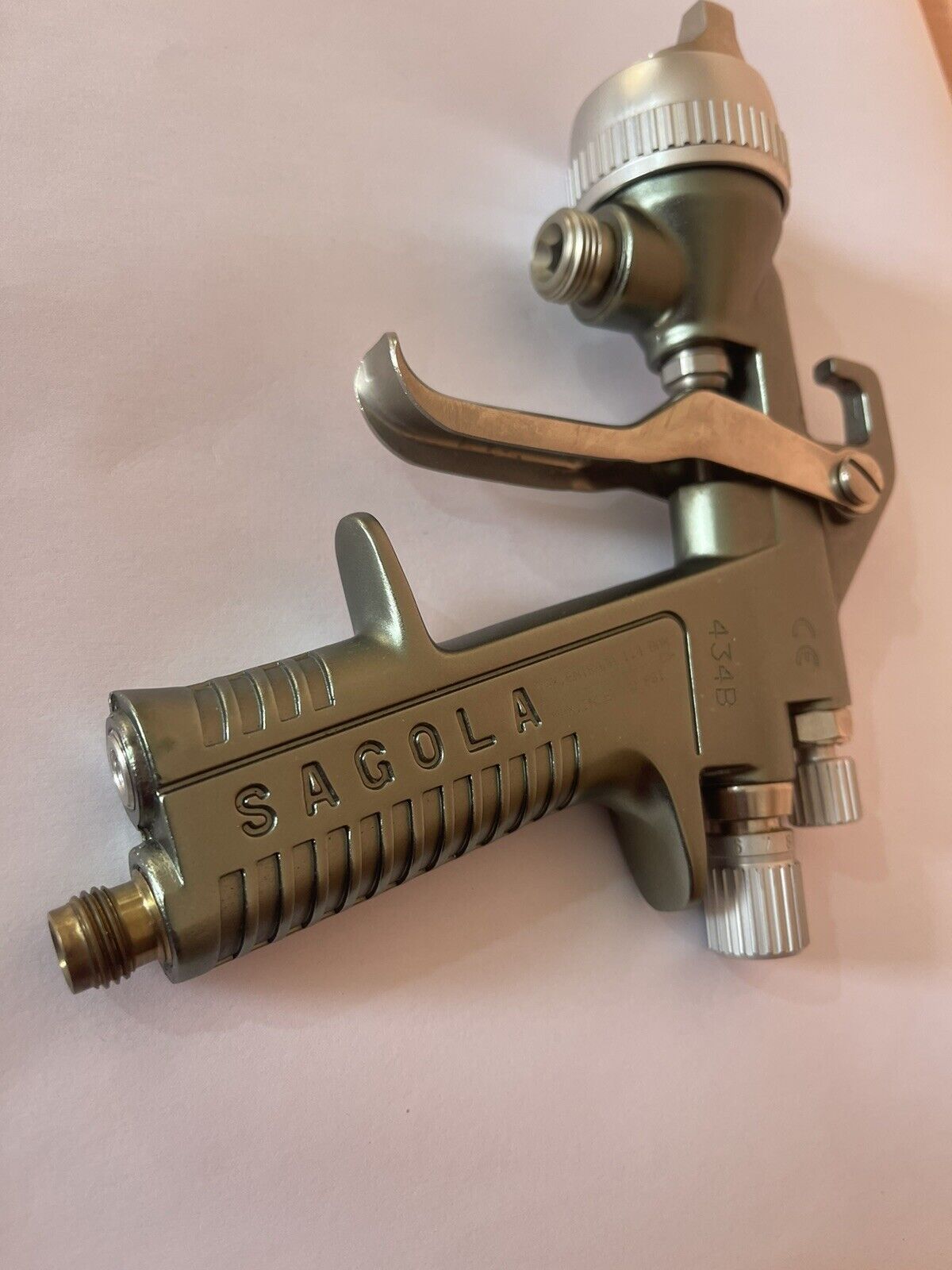 Pistola Sagola 434B HVLP 1.40 - La Scelta Professionale per Primer di Qualità